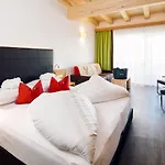 Hotel Sonnleiten Ladis